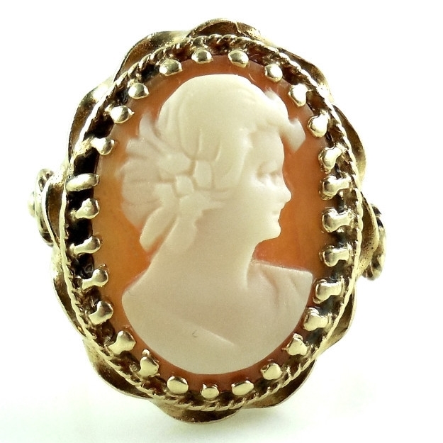 Vintage 10k Yellow Gold Carved Shell Cameo Ring Size 6.25