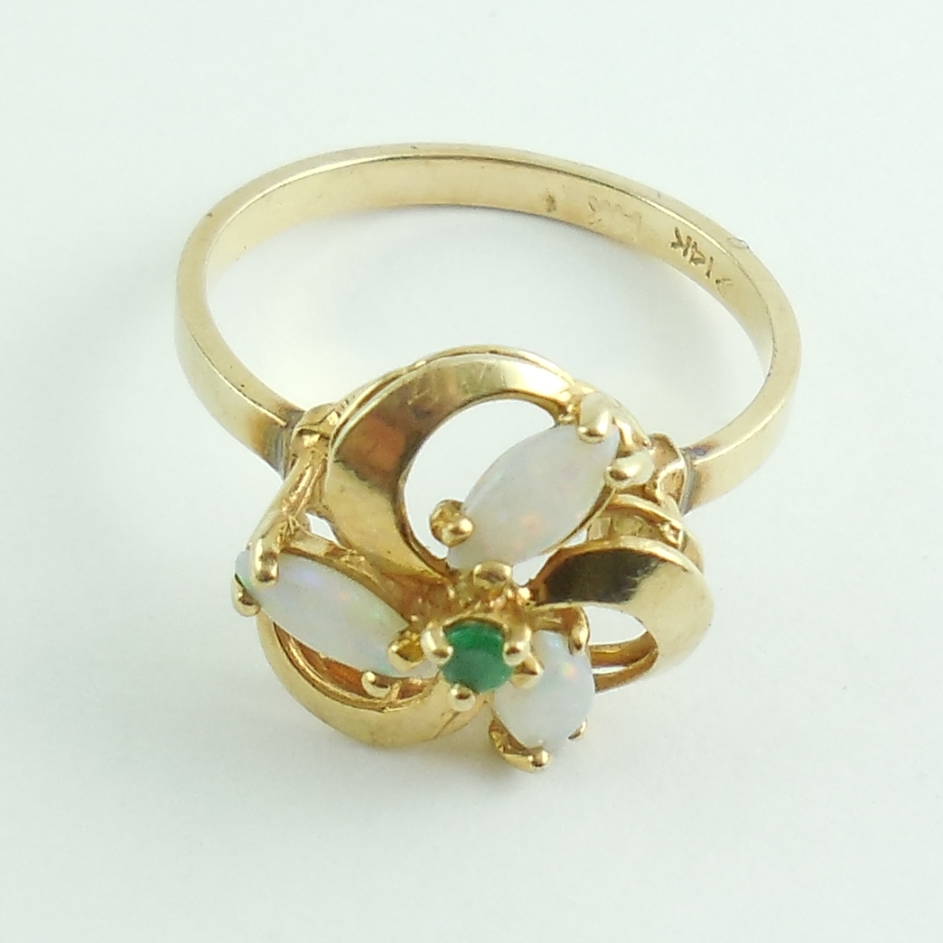 Retro 1970s Vintage 14k Gold Australian Opal And Emerald Ring Size 7 Exc Cond
