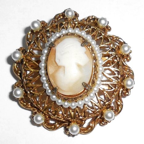 Vintage Florenza Natural Shell Cameo Pendant And Pin Original Tag Never Used