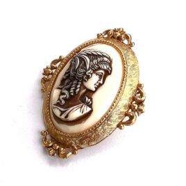 Vintage Mid Century Florenza Fancy Shadow Cameo Pin No Wear