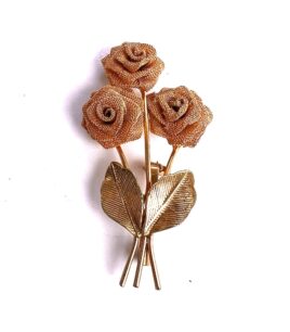 Vintage 1950s mid Century Charmer Pin Gold Plated Mesh Bloomed Roses Spring Summer