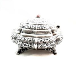 Puffy Tiered European 800 Silver Carnelian Cab Chased Chased Floral Footed Jewelry Casket Continental