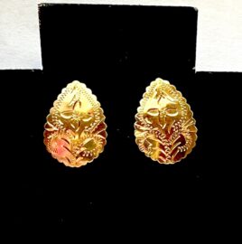 Vintage 14K Gold Fancy Etched Leaf Earrings Pierced Post 1970s 1980s