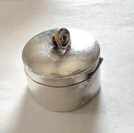 Antique Early 1900s Jennings Brothers Luxury Silver Plated Trinket Snuff Pill Round Box Cylindrical