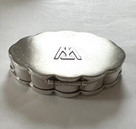 Vintage Early Mid Century Sterling Silver Oval Scalloped Deep Compact Ladies' Accessory Vanity